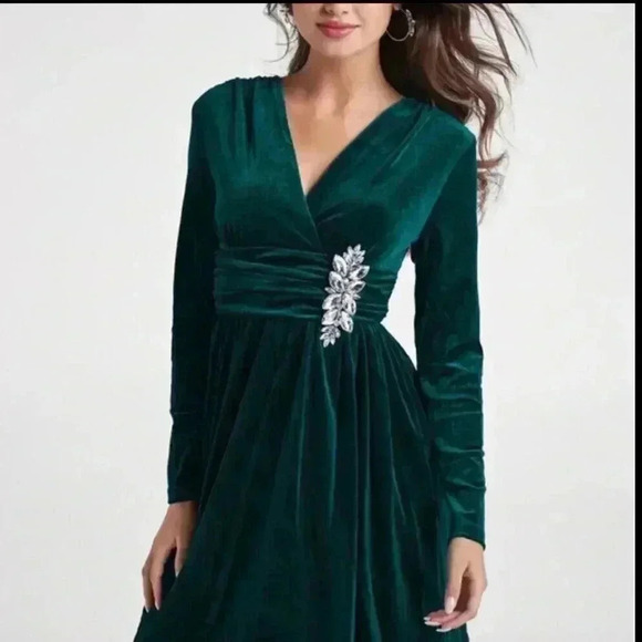 Deep Teal Long Sleeve Ruched Embellished Velvet Gown size small XL Medium large - Picture 1 of 15